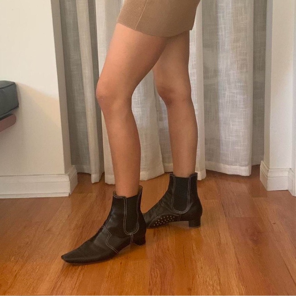 TOD’s chic leather ankle boots